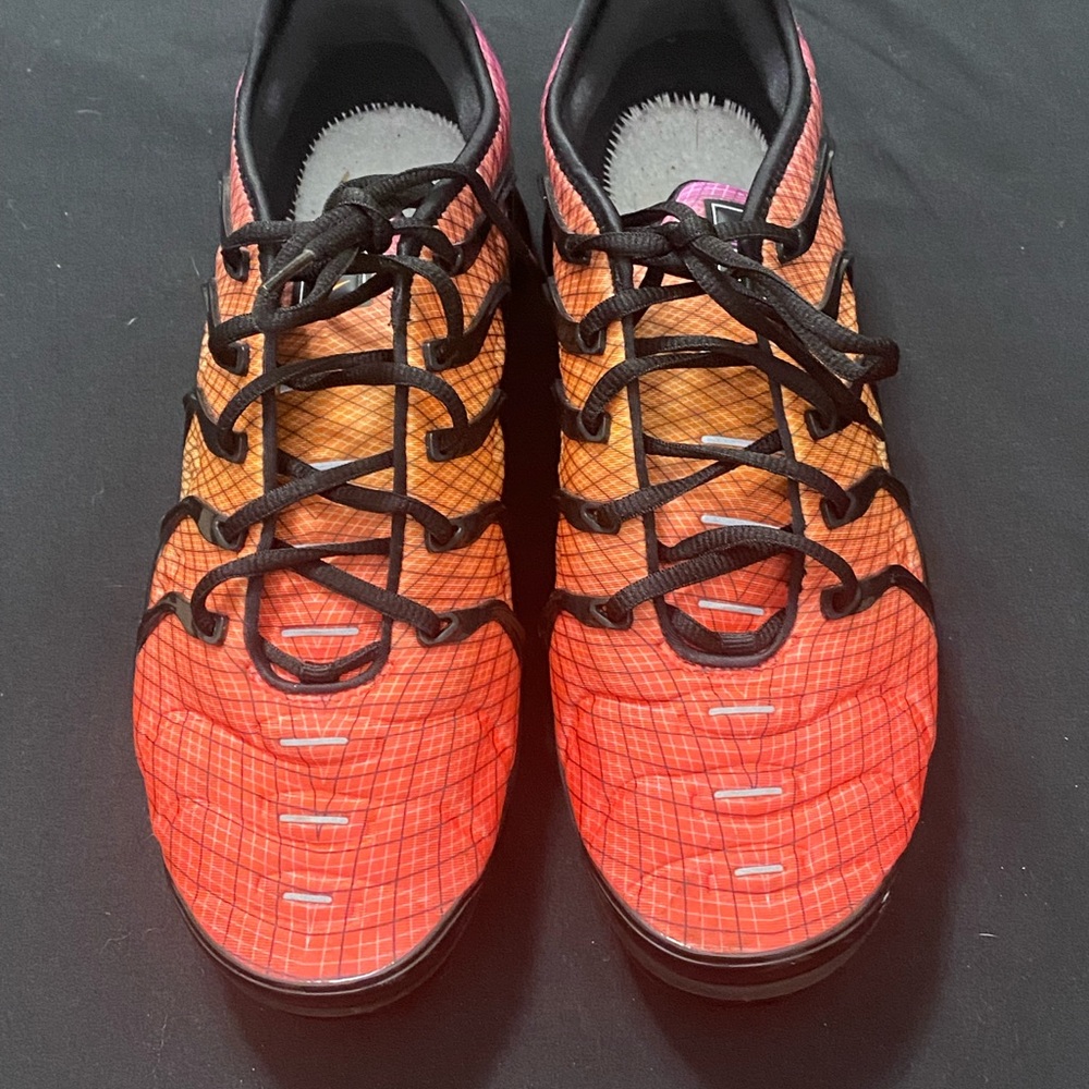 Men’s 9.5 Nike Air Vapormax Plus Grid Sunset